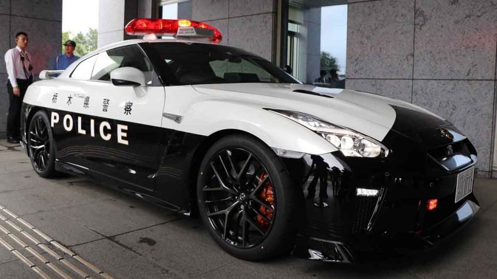 17 fastest Police Cars in the World 7 Nissan Skyline - Japan police