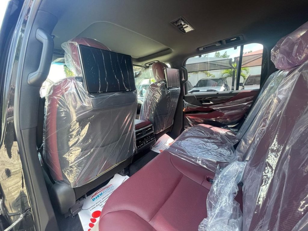 Prices Of 2022 Lexus LX 600 In Nigeria, Buying Guide, Engine Performance in Nigeria 4 2022 Lexus LX600 SUV Interior