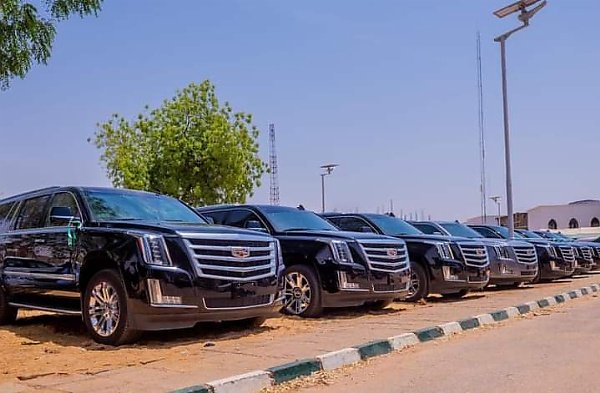 Zamfara state Governor buys 17 Cadillac escalade To Emirs, 240 Hyundai Sonata Cars To other traditional rulers 2 zamfara_governor_gifts_17 Cadillac escalade