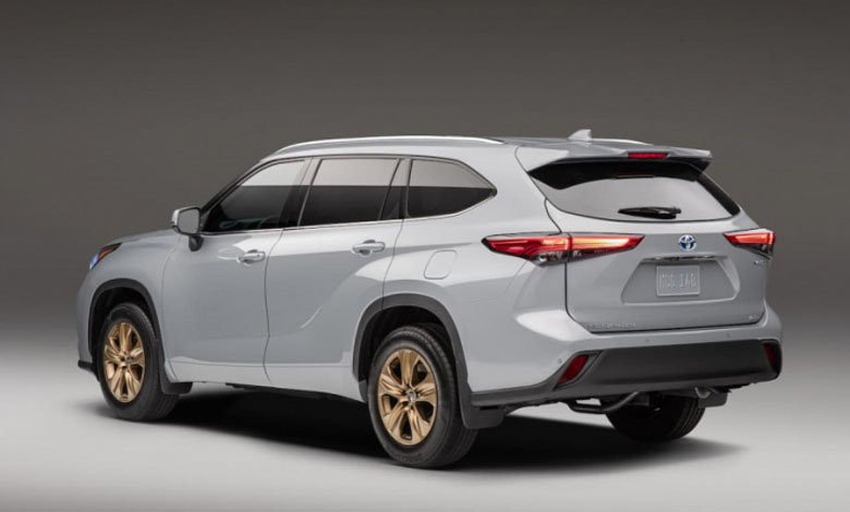2023 Toyota Highlander Review, Price, Specification, Buying Guide 3 2023 Toyota Highlander back view