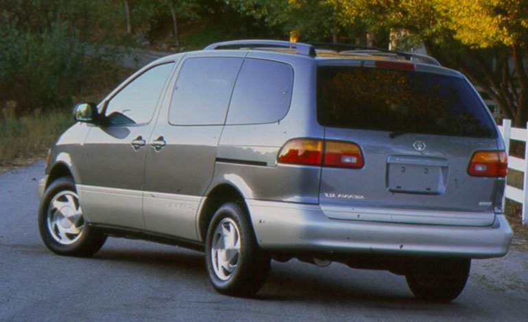 Buy Now before it cost more, List Of One million Naira Cars In Nigeria this 2025 — Including A Benz 4 1st Generation Toyota Sienna