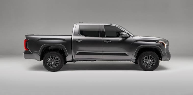 The Toyota Tundra Is The Cheapest Full-Size Hybrid Pickup Truck In The Market 2 Side View of the 2023 Toyota Tundra