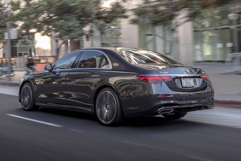 Check Out Why the 2023 Armored Mercedes S-Class (S680 V12) Is Designed For ONLY Heads Of States 1 2023 Armored Mercedes S-Class - S680 V12 - back view