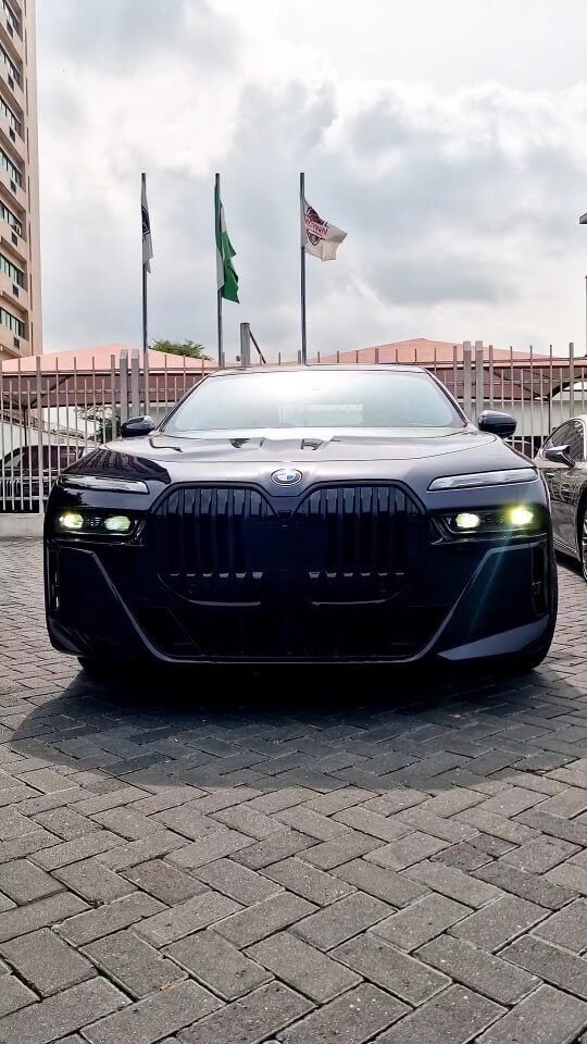 2023 BMW 7 Series Just Arrived Into Town Cost Over N200m, This Is What We Know Far 1 2023 BMW 7 Series in Nigeria