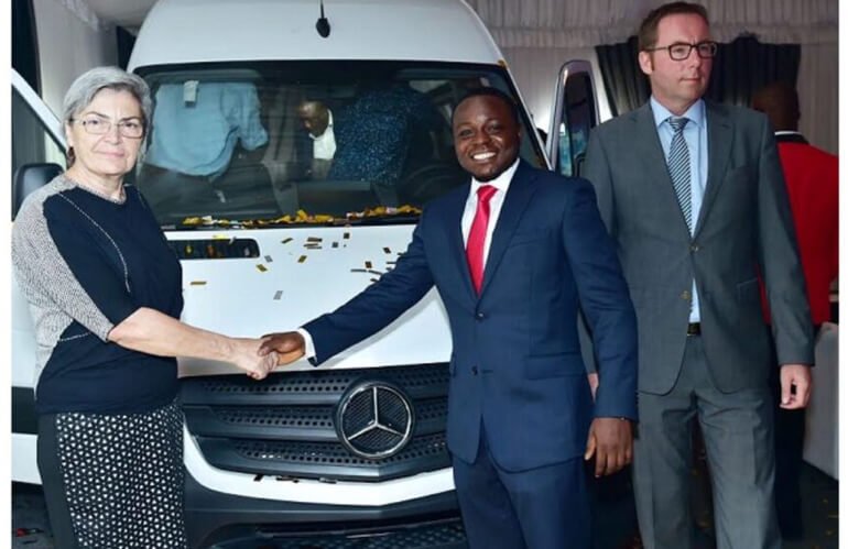 Oluwatobi Ajayi (Nord Automobile CEO) Biography, Career, Cars & Net Worth 5 Oluwatobi got the opportunity to start up as an authorized Mercedes-Benz dealer