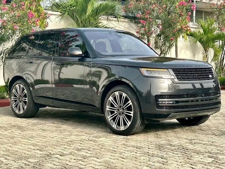 Welcoming The 2023 Range Rover Vogue to Nigeria, Interior and Exterior Details 4 Brand New 2023 Range Rover Vogue P400 SWD