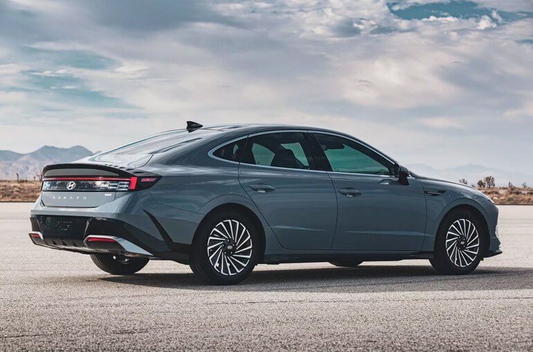10 Reasons Why The 2024 Hyundai Sonata is Worth Buying Right Now 1 2024 Hyundai Sonata back view