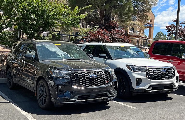 2024 Toyota 4Runner and 2024 Ford Explorer: Which is Better? 2 2024 ford explorer