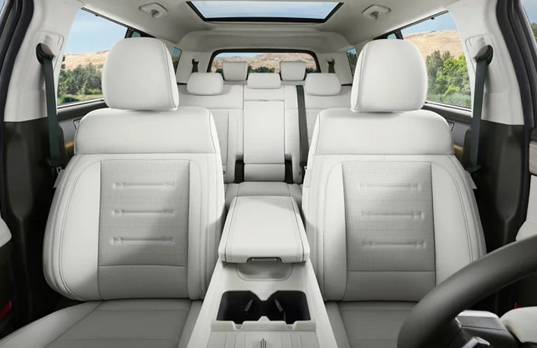 Is the Hyundai Santa Fe 2024 the Ultimate Family SUV? A Comprehensive Review 1 Hyundai Santa Fe 2024 interior