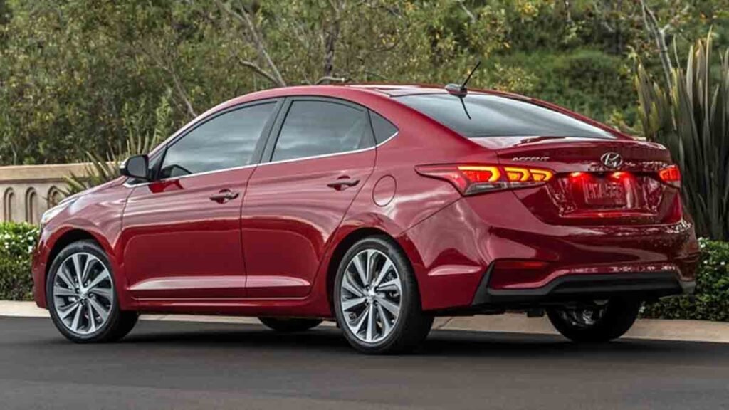 5 of the Best Premium Fuel Economy Vehicles in Nigeria in 2025 2 2020 Hyundai Accent back-view
